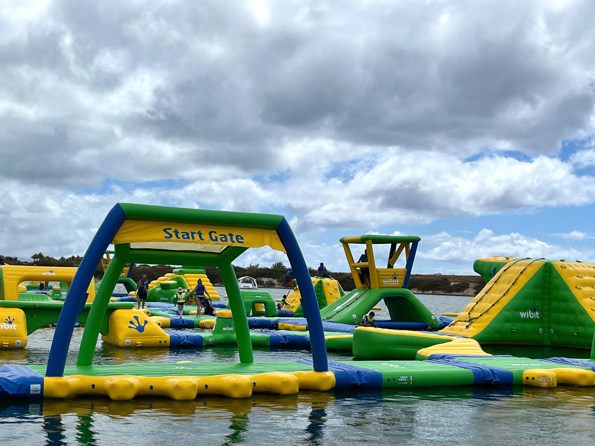 メインコースは7歳から大人までが楽しめる