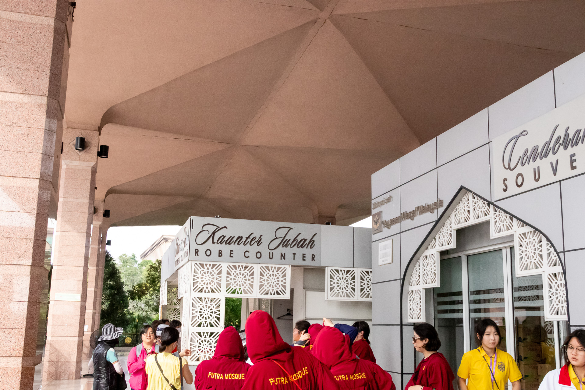 ローブ貸し出しコーナー