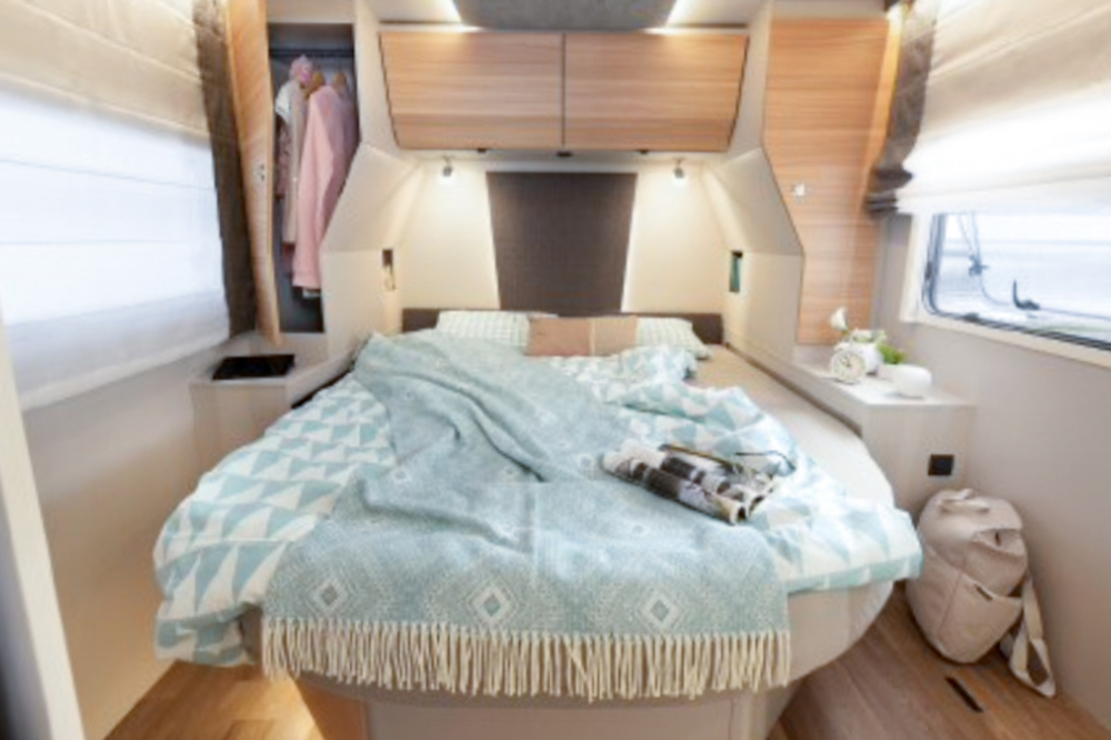 Dethleffs PULSE T7051DBの車内