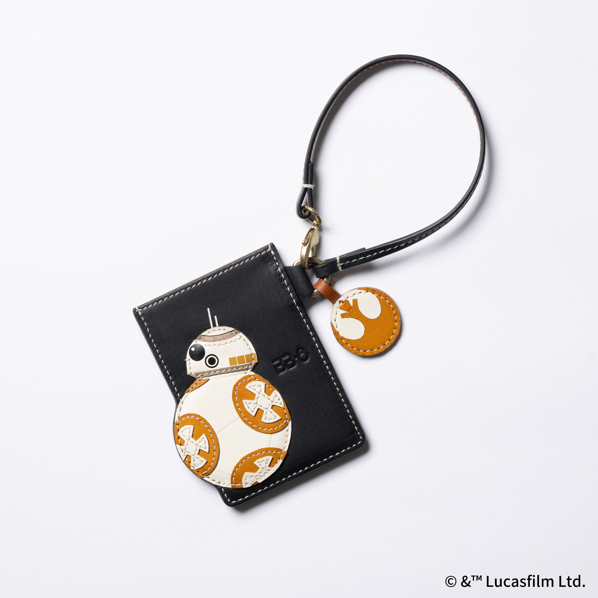 「【genten】BB-8/はみだしパスケース」（2万2000円）