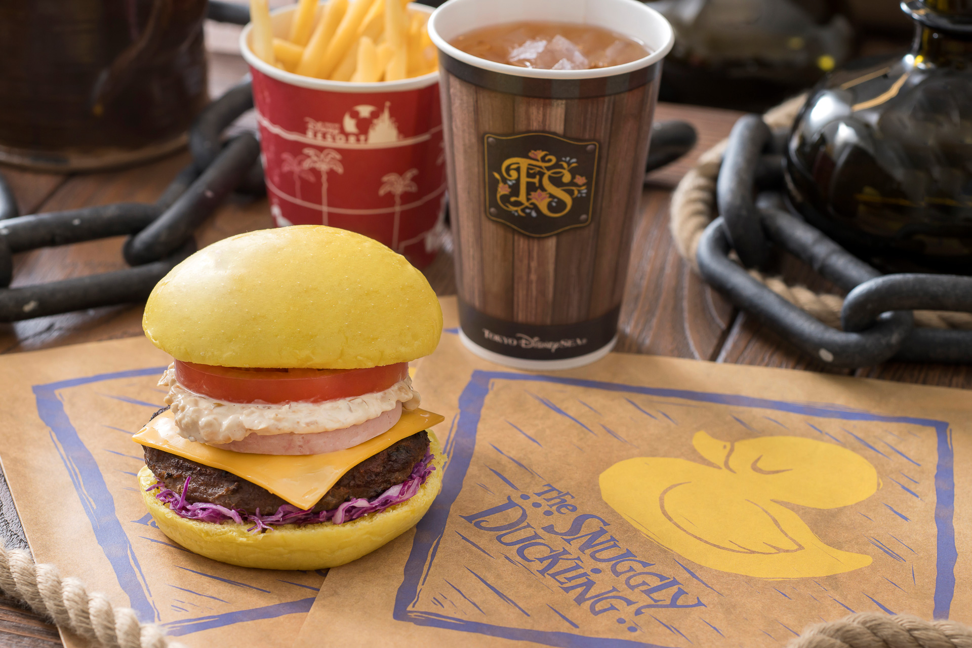 「ダックリングドリームチーズバーガー」（セット1490円、単品950円）