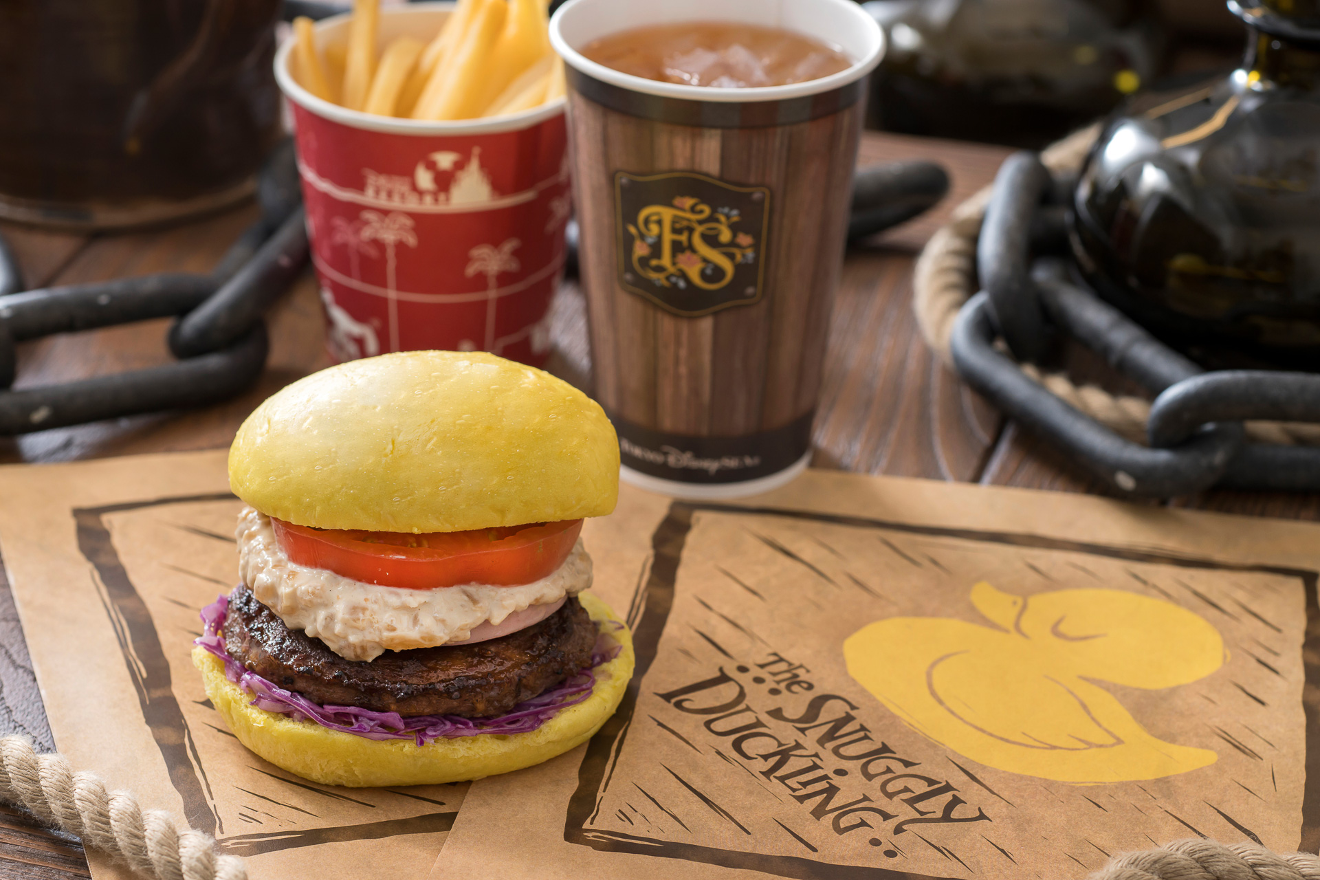 「ダックリングドリームバーガー」（セット1440円、単品900円）