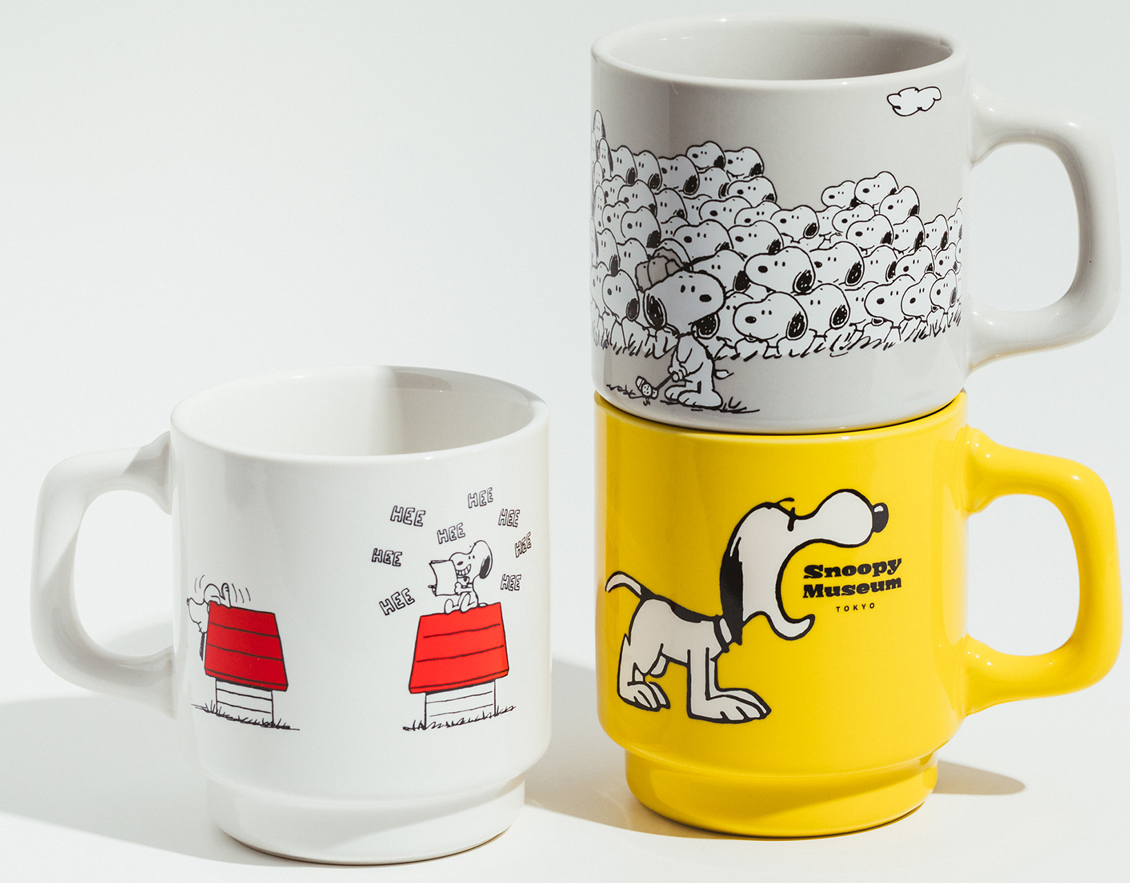 「マグカップ」（各2200円）