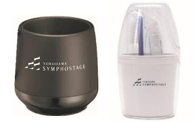 サーモマグカップ（左）、歯ブラシセット（右）