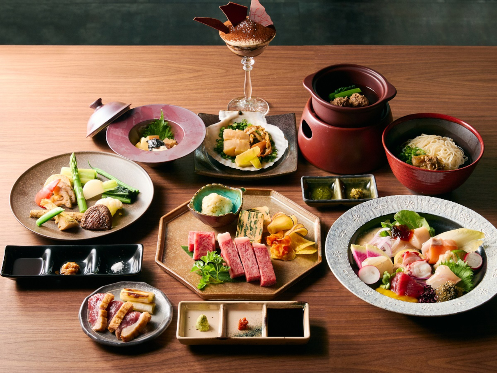 旬の地域食材とお酒を味わえる