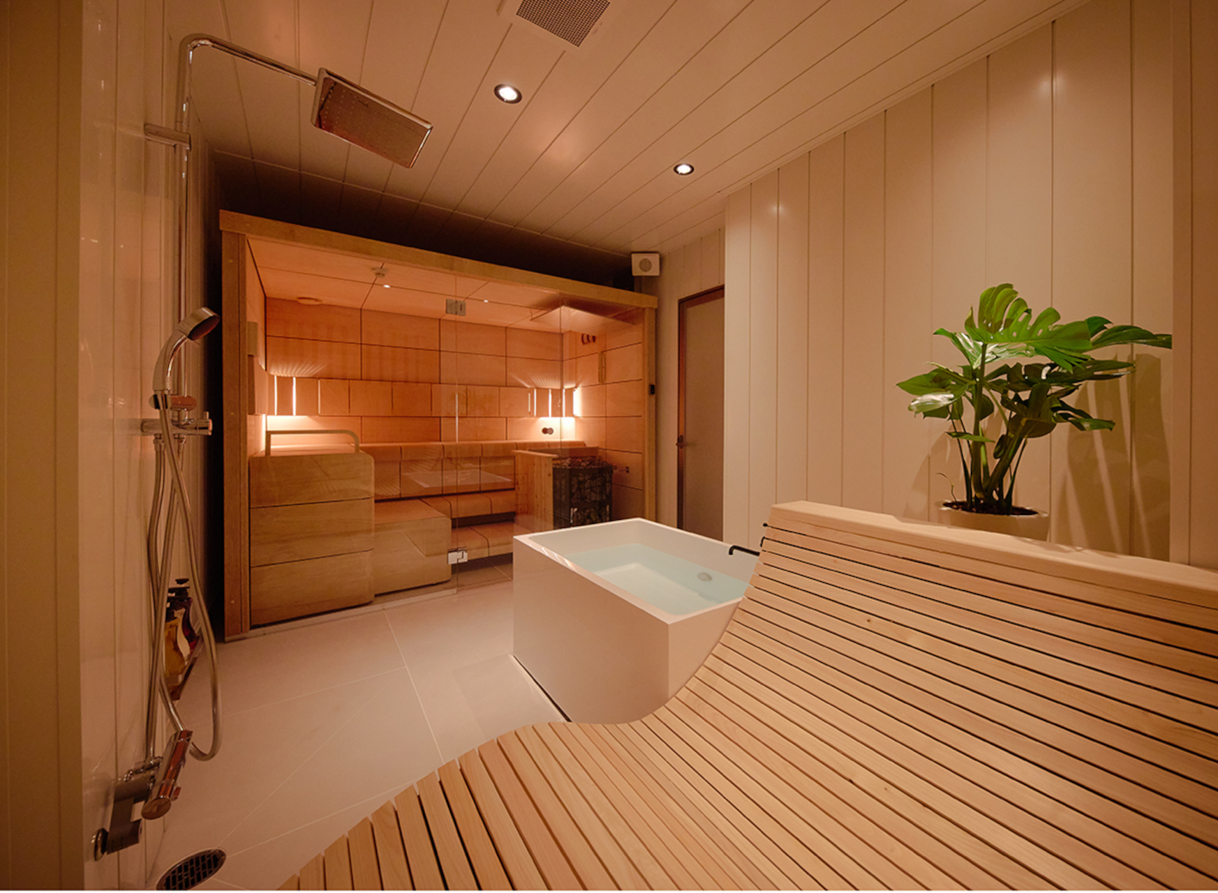 フィンランドサウナ「白白」（6名定員）、90分5000円