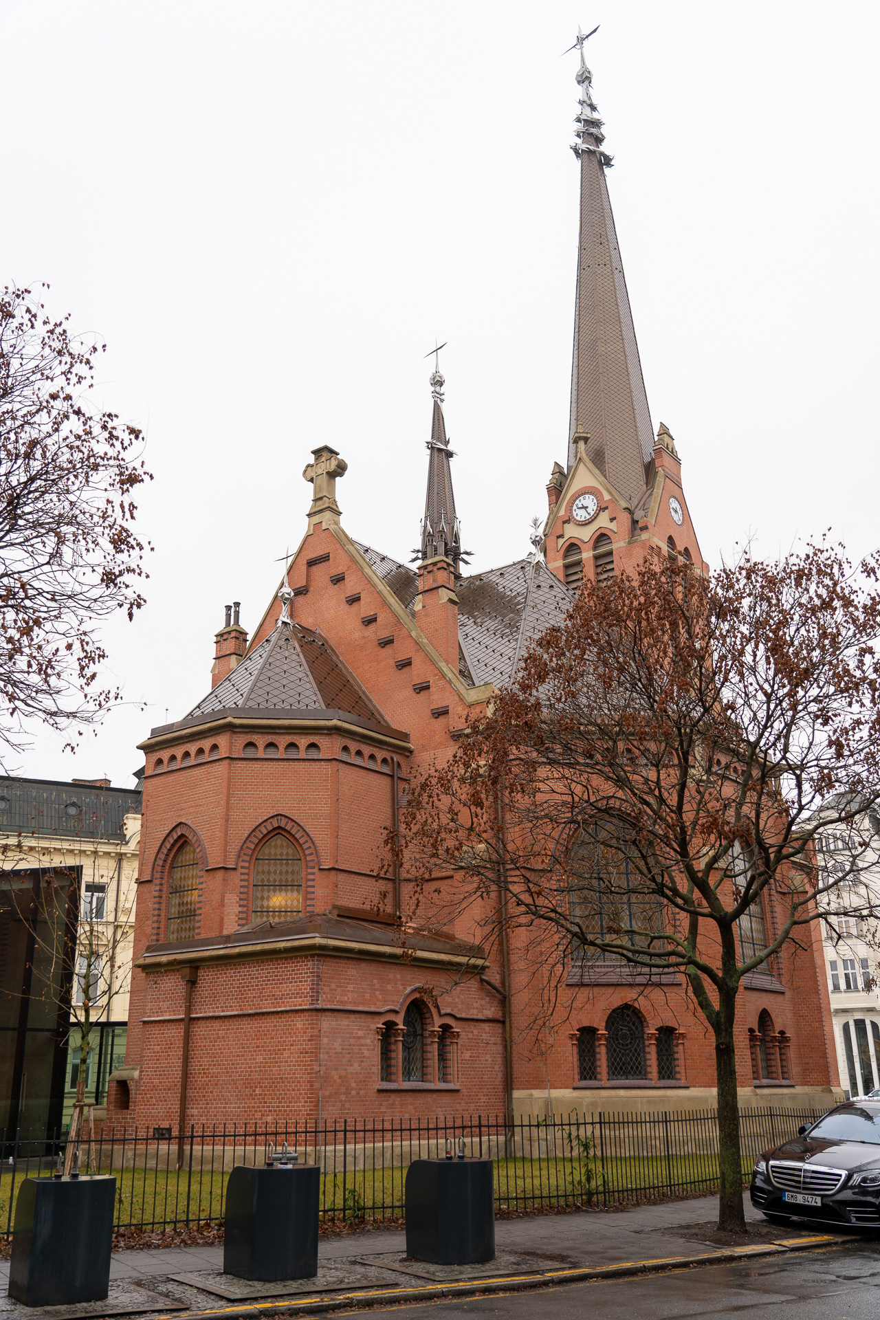 教会その1、赤の教会