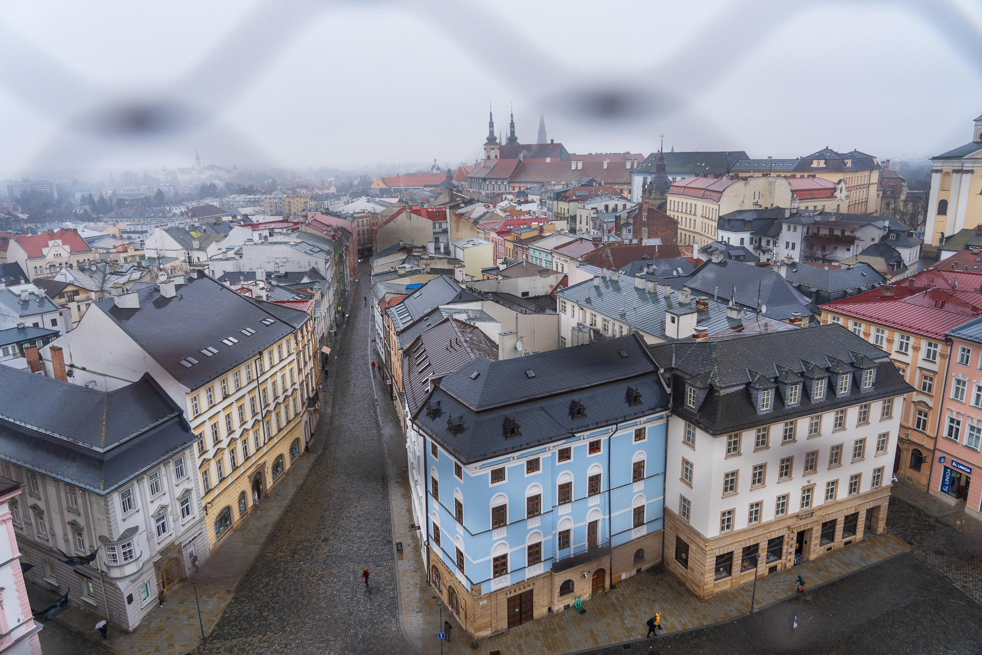 市庁舎の塔に上がって眺めるオロモウツの街並み