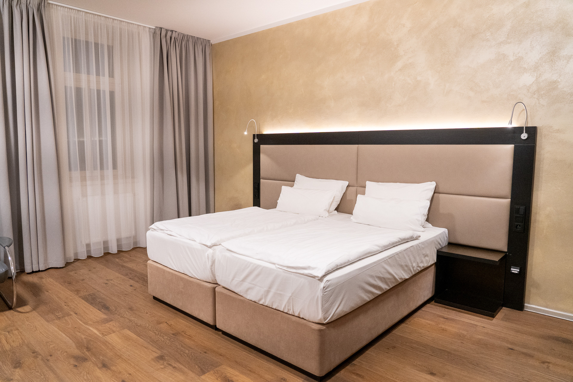 ミョーに広いデラックスルーム