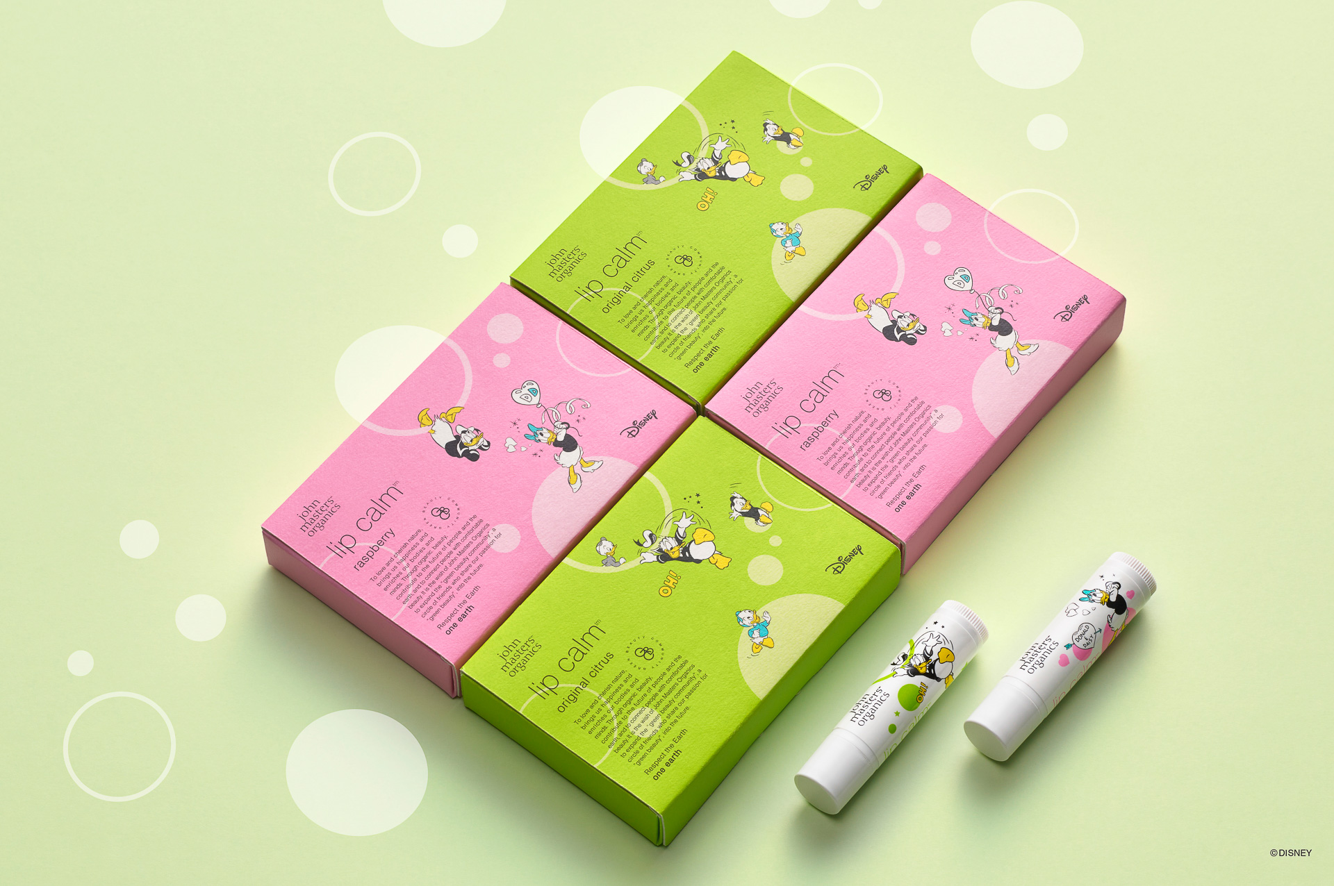 ディズニー限定デザイン ギフトボックスにはカスタマイズシールも付属。デコレーションも楽しめる