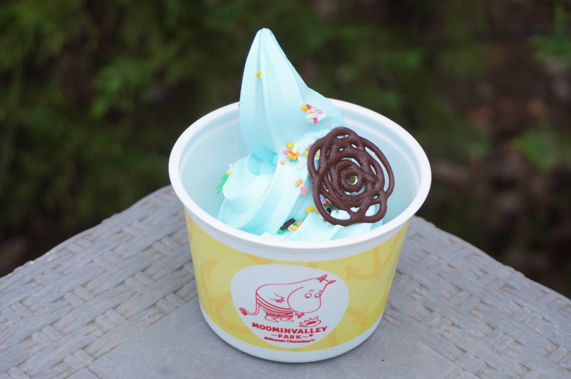 ラムネ味の「アンブレラソフトクリーム」（600円）