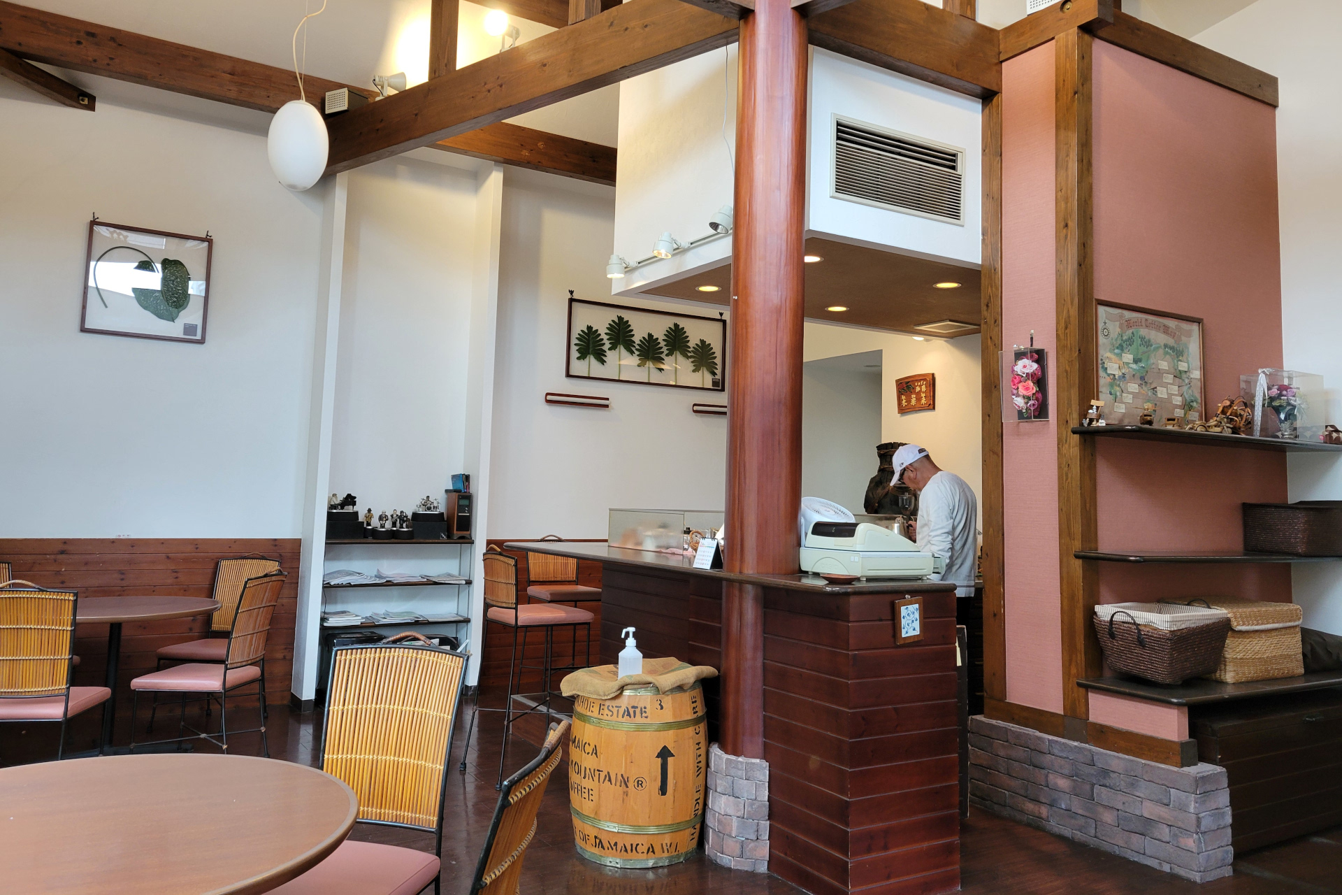 鹿児島では<a href="https://maps.app.goo.gl/GahTBKrR3pp65m556" class="n" target="_blank">親戚のカフェ</a>を訪問