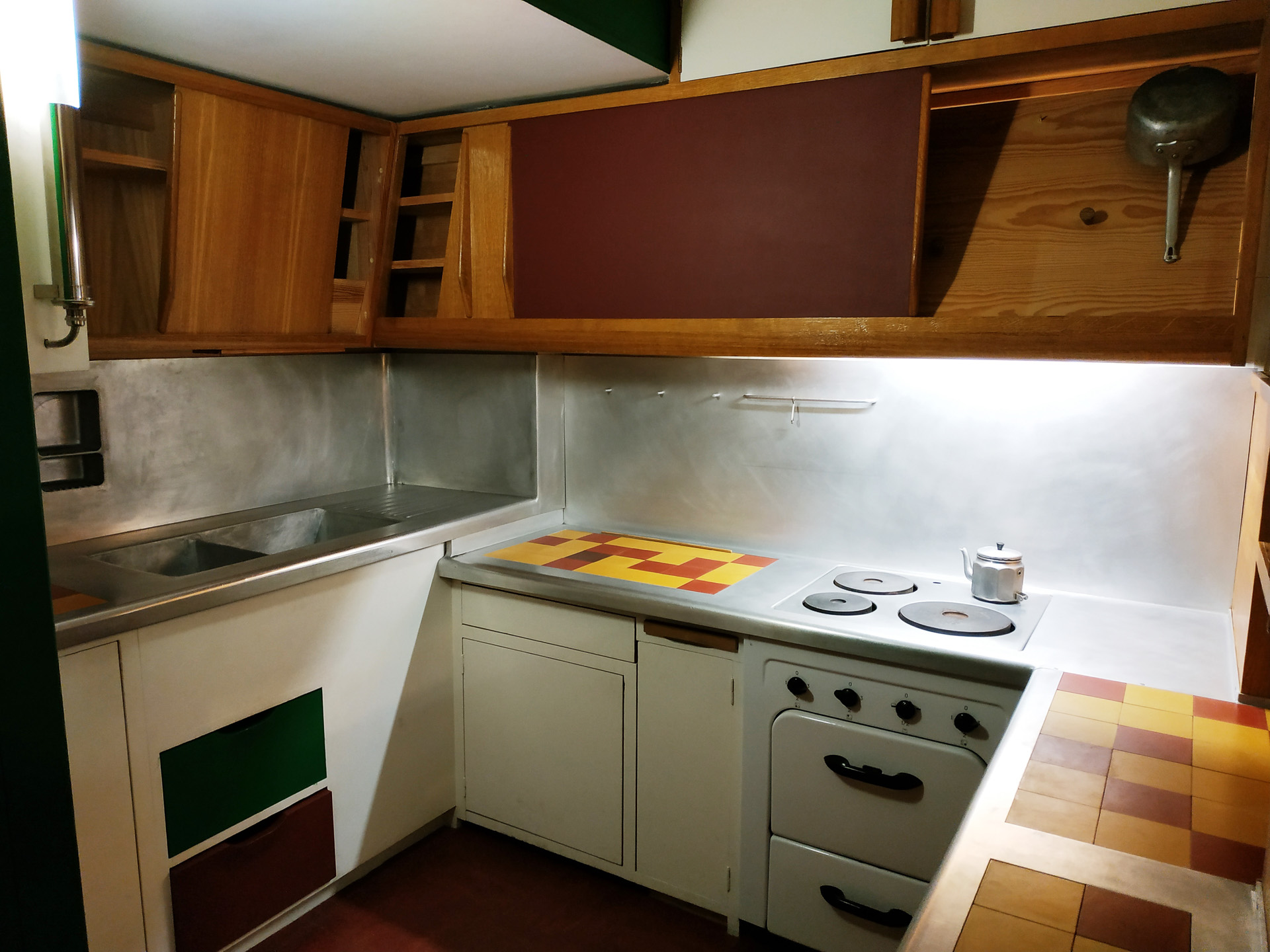 パリのシテ建築遺産博物館にあるシテ・ラディユーズの模型と原寸大模型