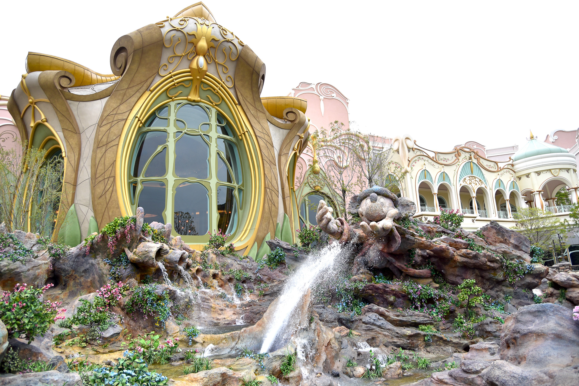 6月6日開業の「東京ディズニーシー・ファンタジースプリングスホテル」が報道公開