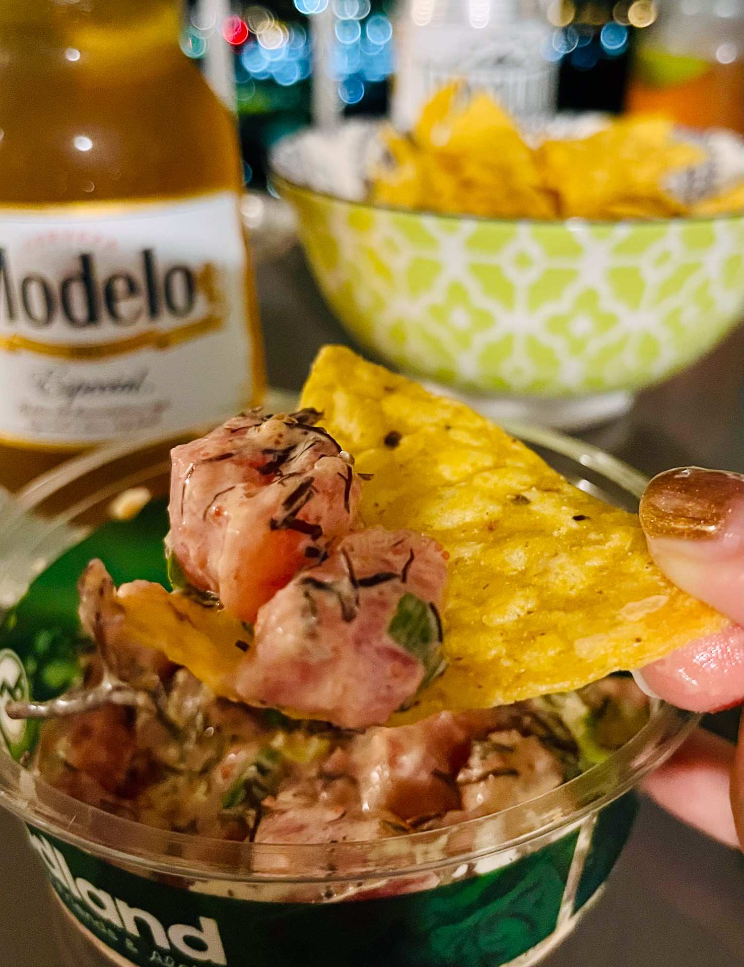 スパイシー・ハワイアンはハワイの海藻リム入りの大人気のフレーバー