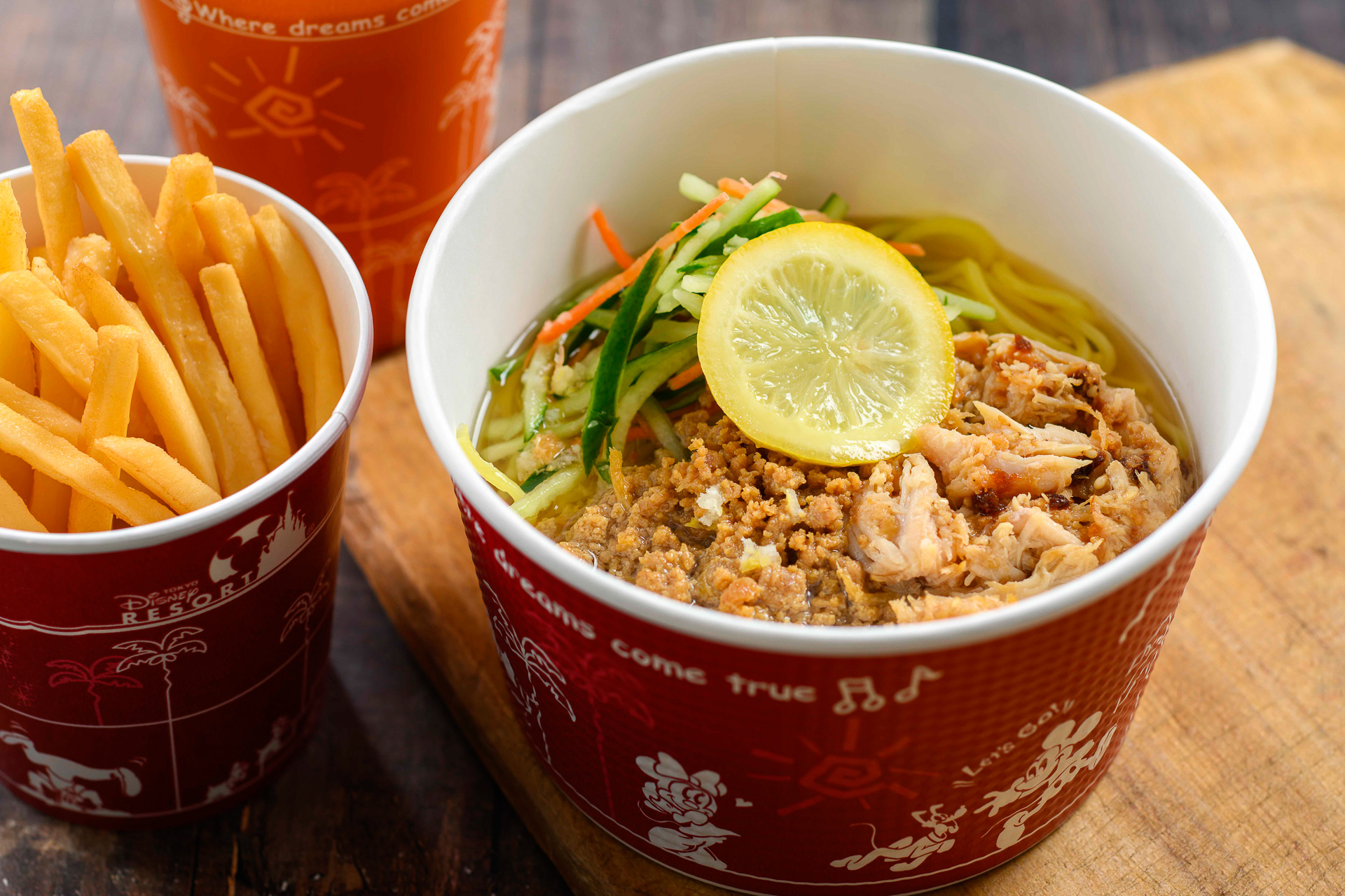 「チキン＆ベジタブルの冷やし麺（塩レモン）」（1500円）