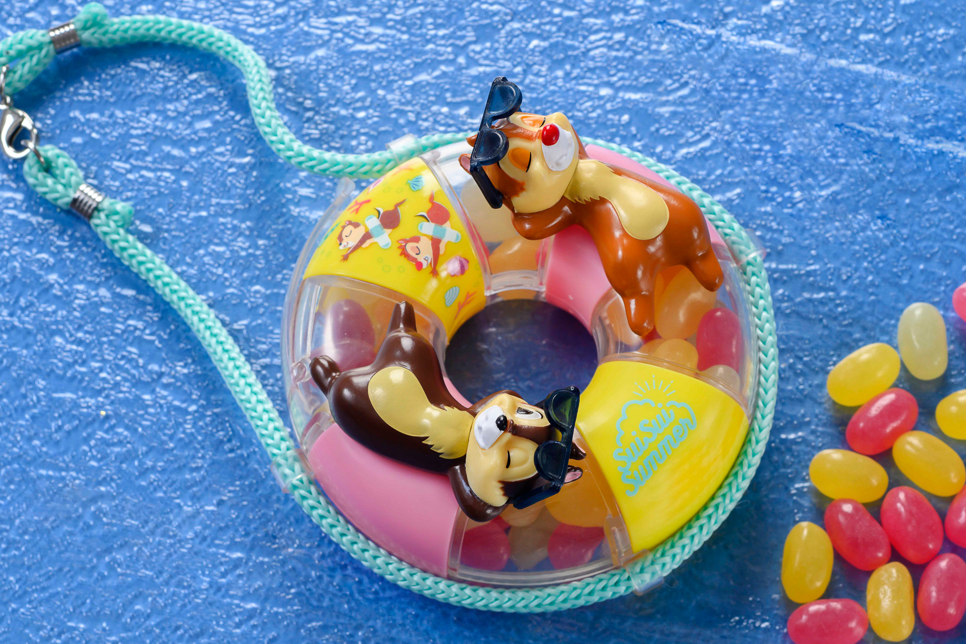 「グミキャンディー、ミニスナックケース付き」（1200円）