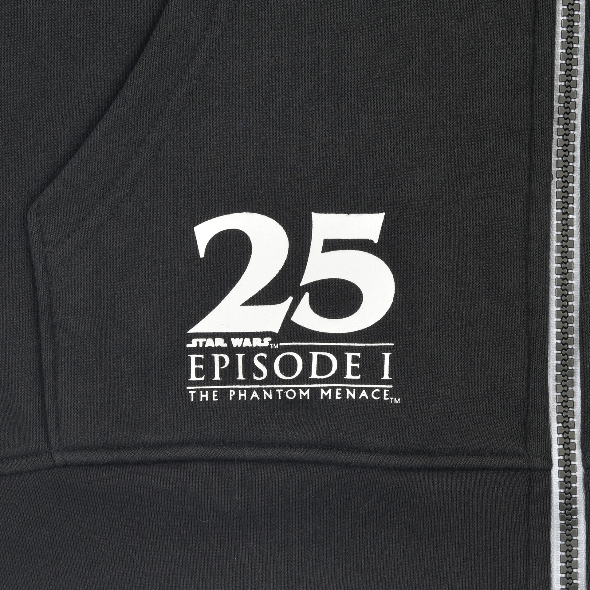 「長袖パーカー」（7400円）