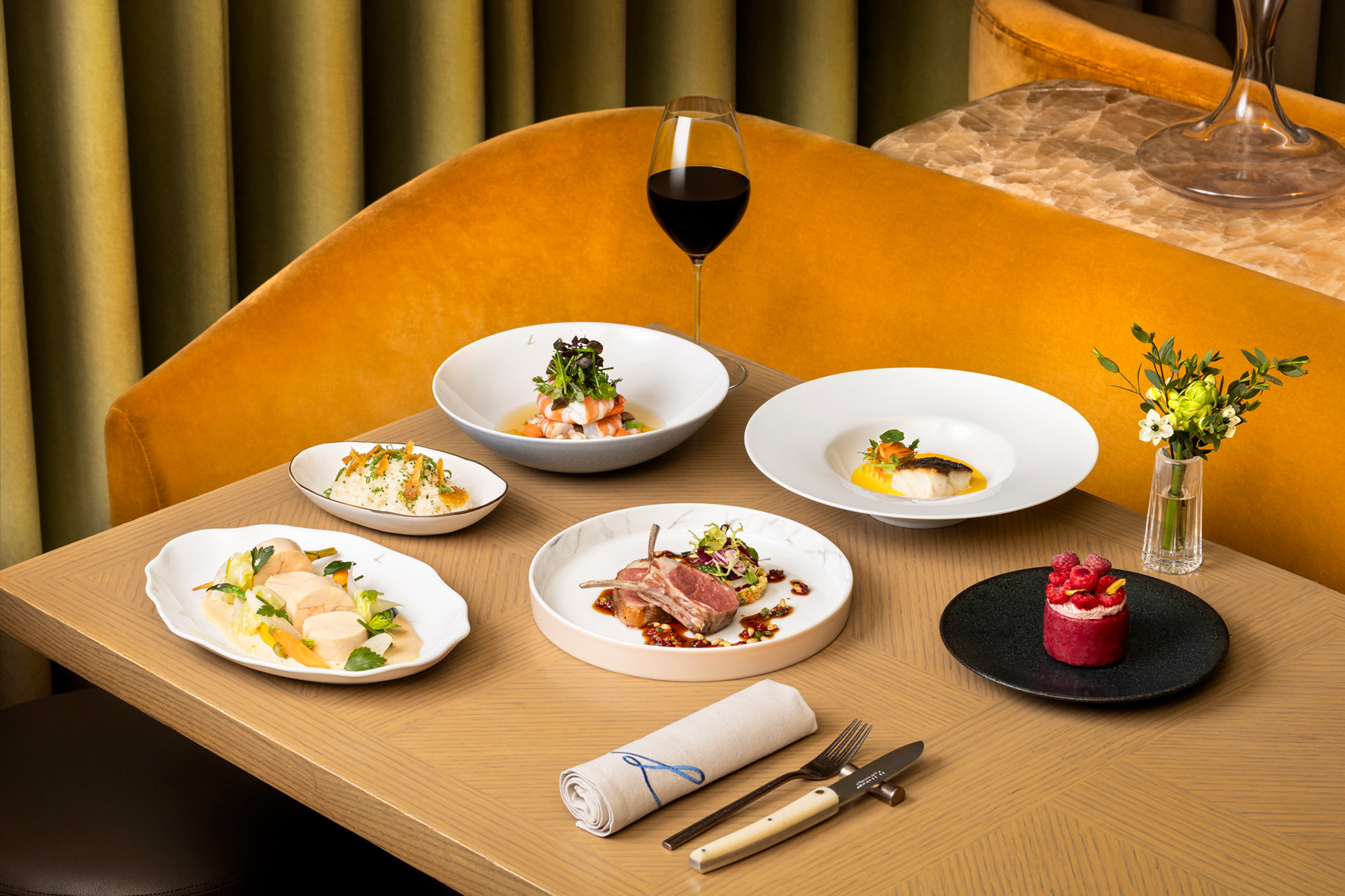 香港の有名レストランとのコラボ機内食の例