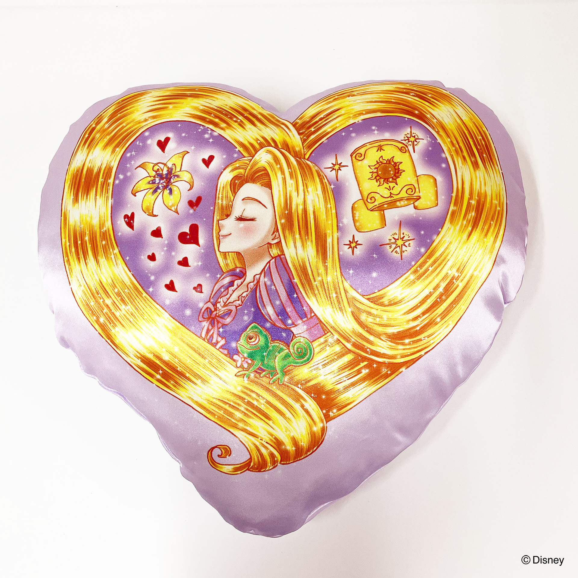 「ラプンツェル アートコレクション BY 中川翔子 ダイカットクッション」（3300円）