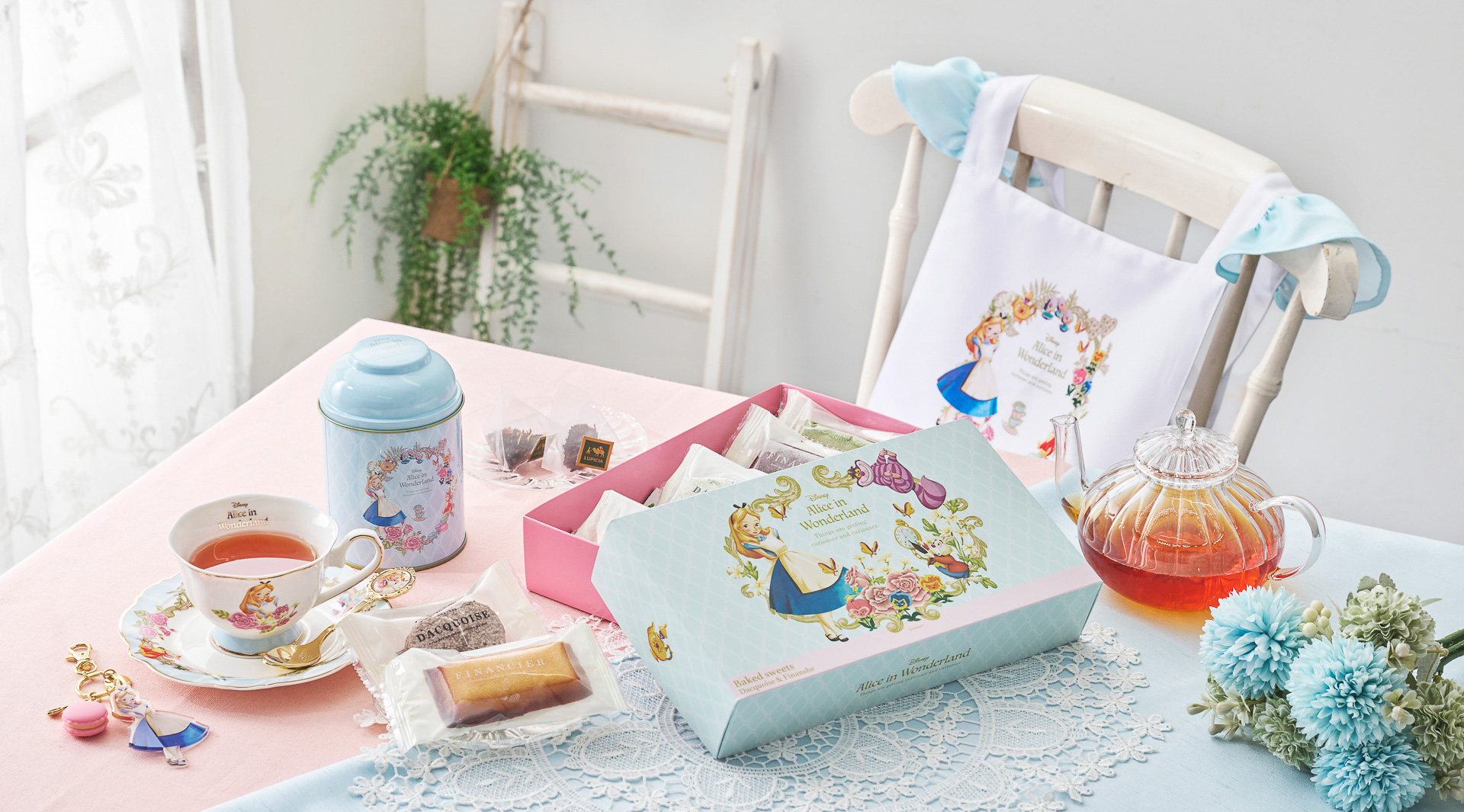 ディズニーストアから新コレクション「ALICE SWEET GARDEN」が登場する