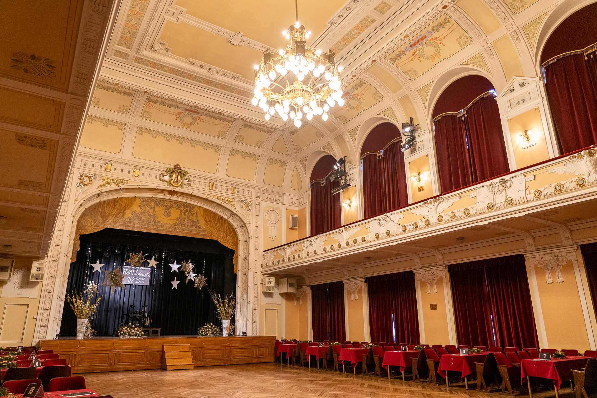 大ホールは懇親会やコンサートなどでレンタルできるそう