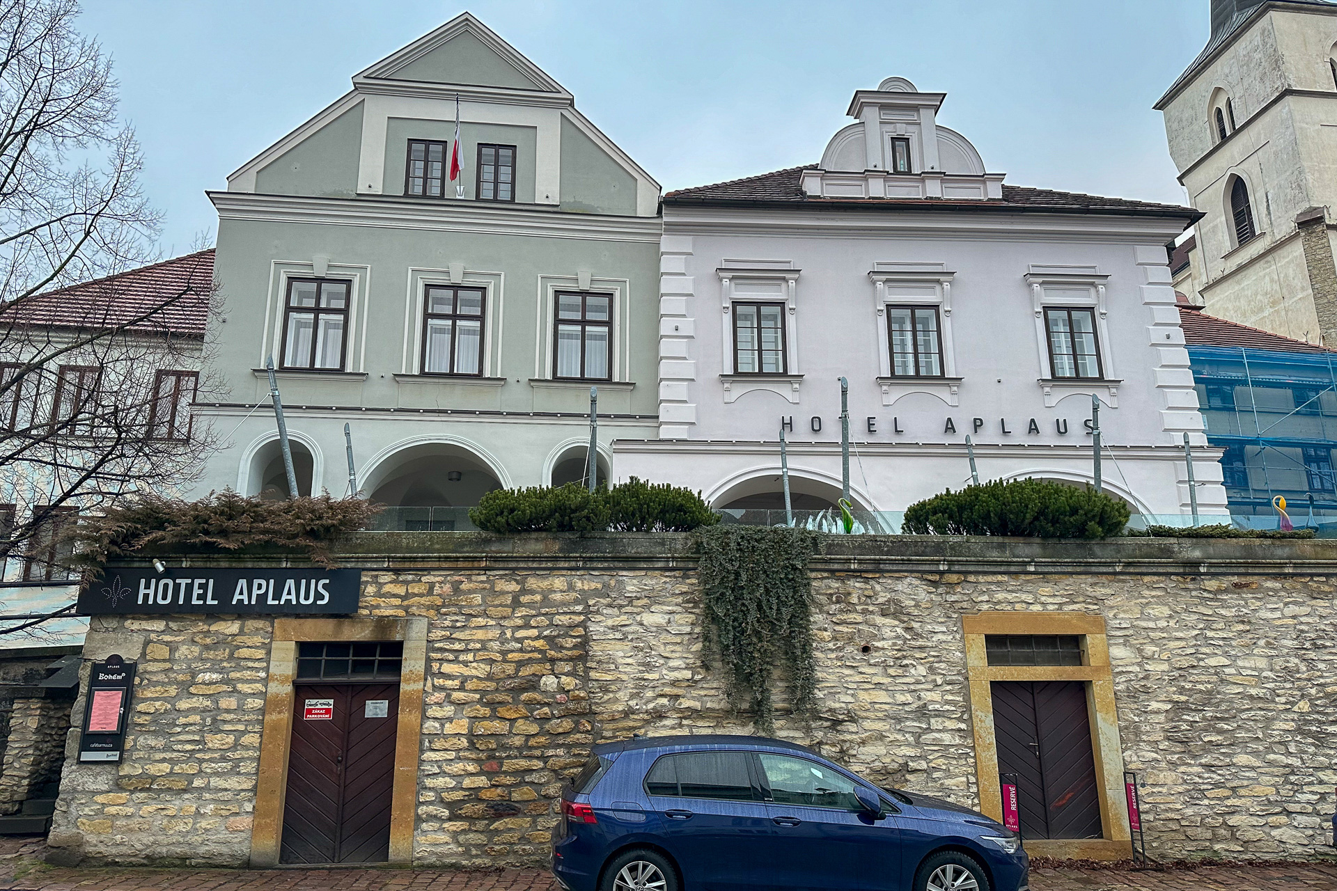 ホテル・アプラウス
