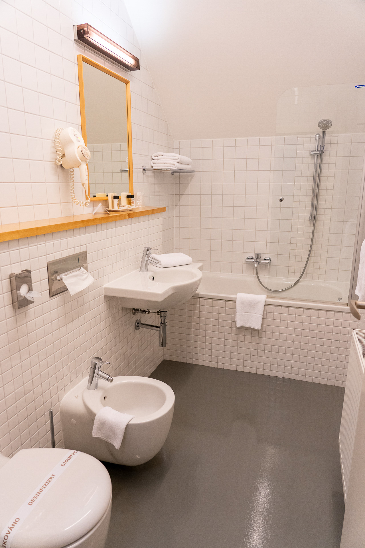 バスルームはバスタブ付き。ビデもありました