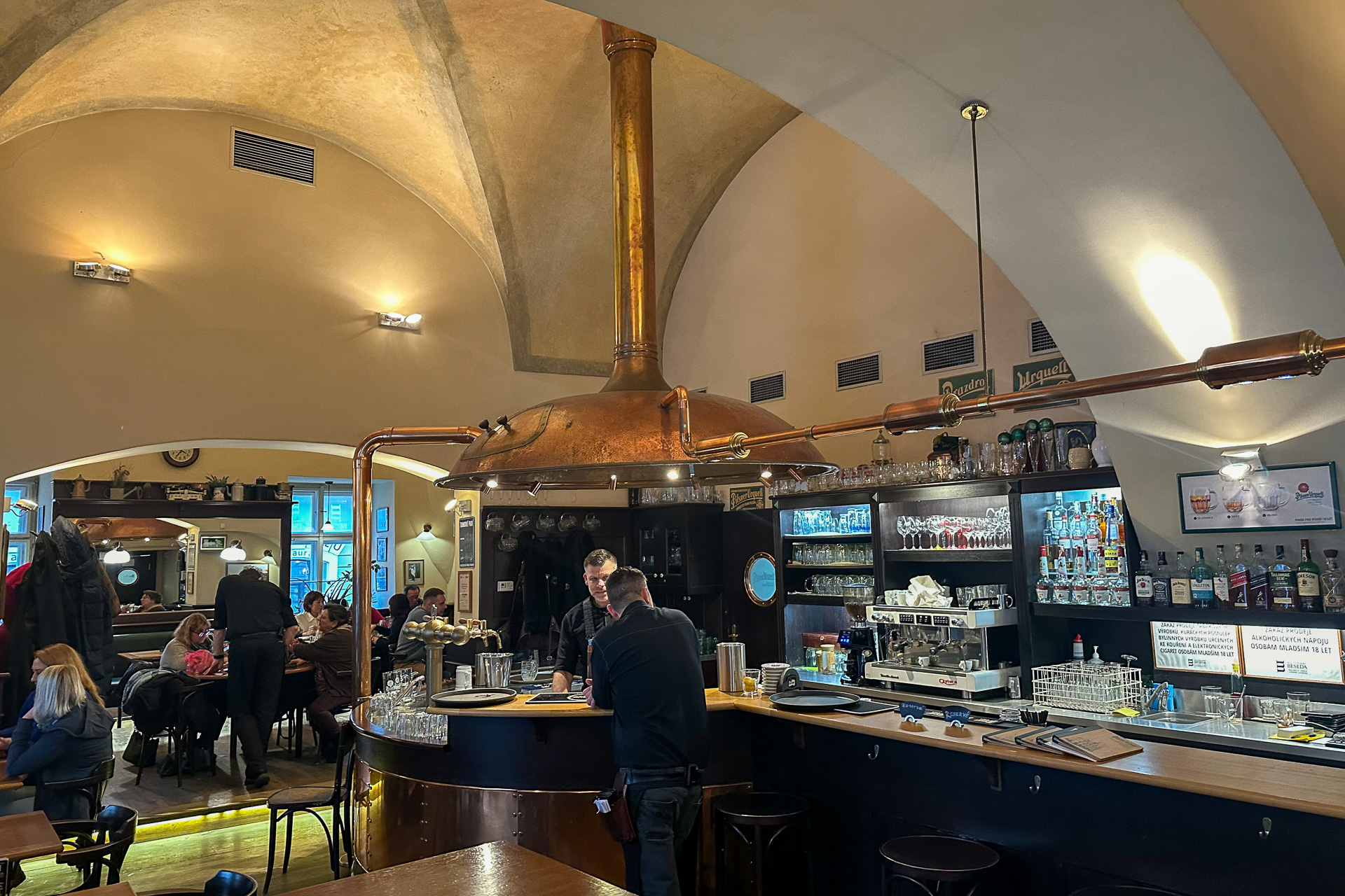 レストラン「マロストランスカー・ベセダ」はプラハ城まで徒歩10分ほどの距離