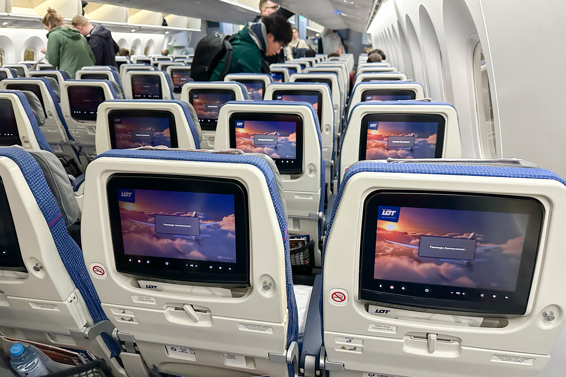 運航機材はボーイング 787-9型機