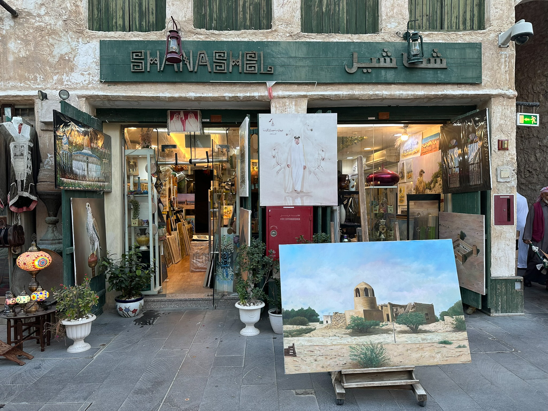 スークの様子。写真を見ていただくと分かるが、街中がとにかくきれい