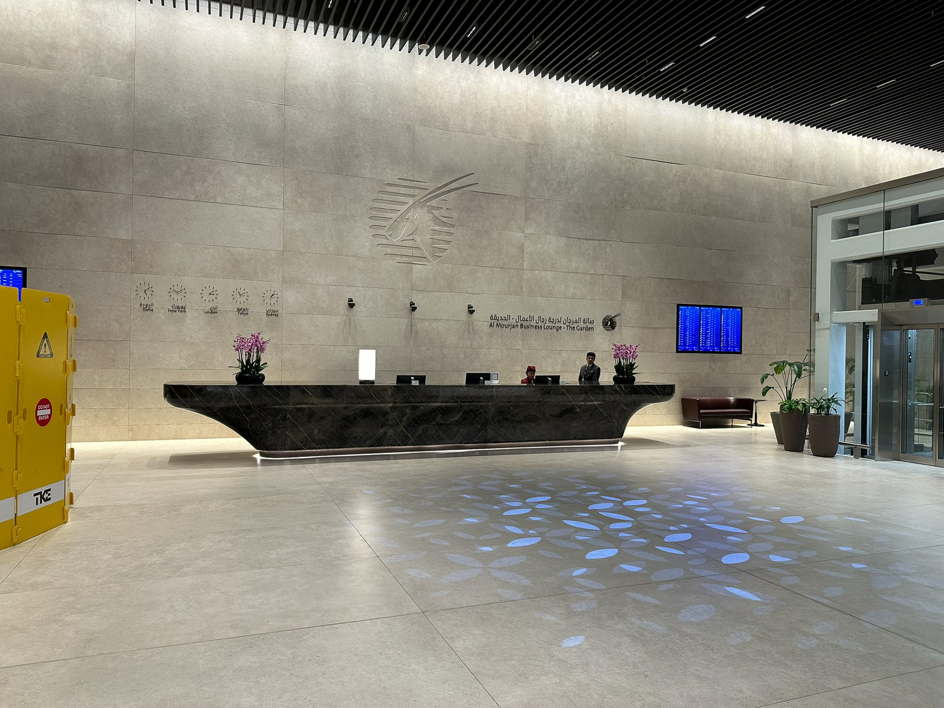 ビジネスクラスを予約しているならラウンジは絶対に利用すべき。取材した「Al Mourjan Business Lounge - The Garden」と「Al Mourjan Business Lounge」はファーストクラス/ビジネスクラス搭乗者限定で、エアライン/アライアンスのステータスでは入れない
