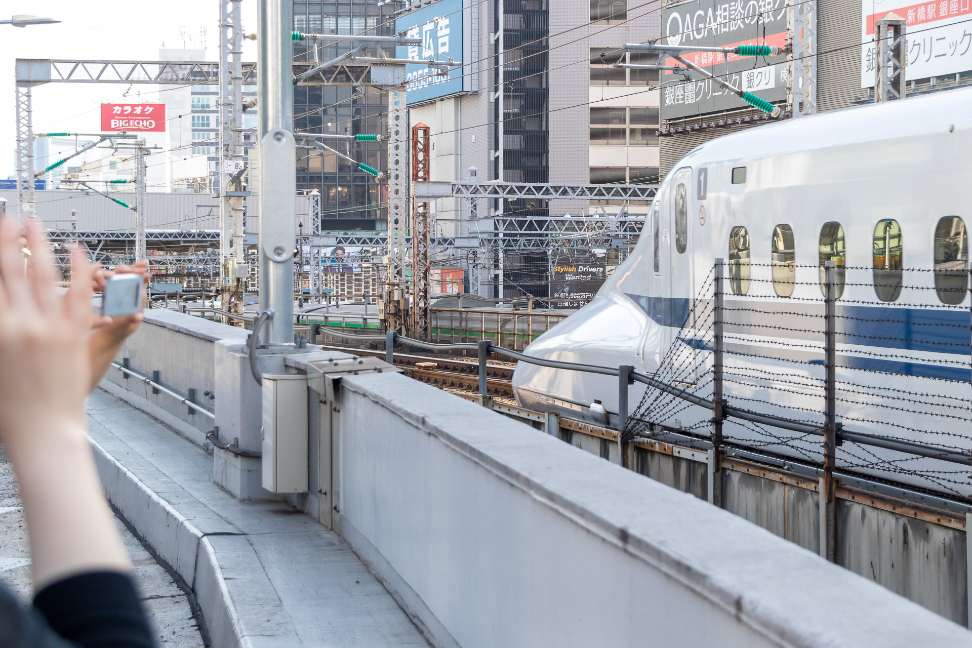 多くの人がスマホを向けていた