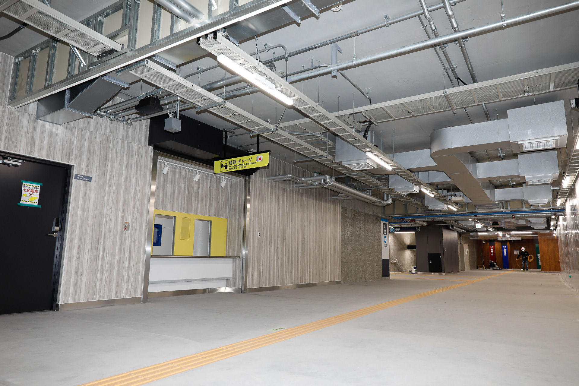 ラチ内コンコース。切替工事前と比較すると、とても広々している様子が分かる