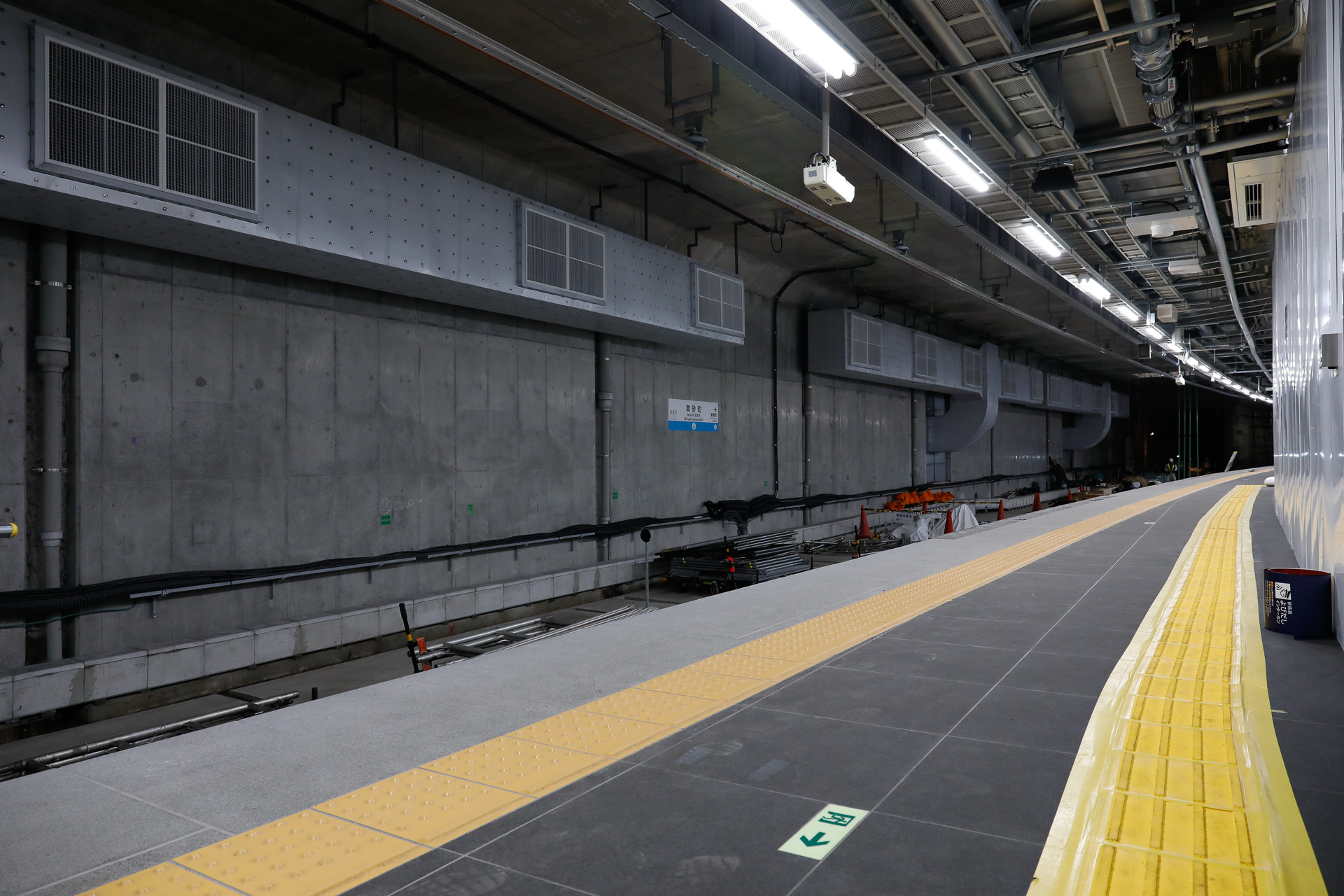 新しいB線ホームの中野方