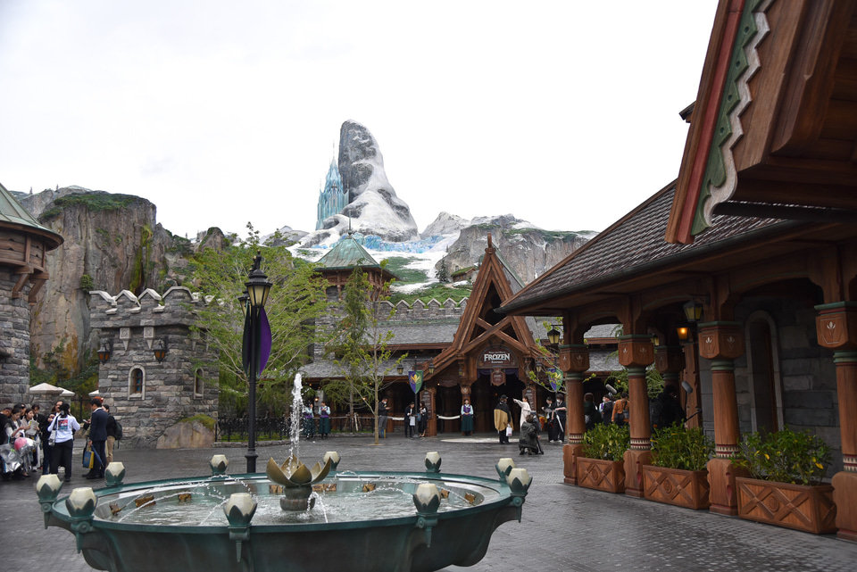 ディズニーシーにアナ雪エリア誕生！ 世界初、アレンデール城で