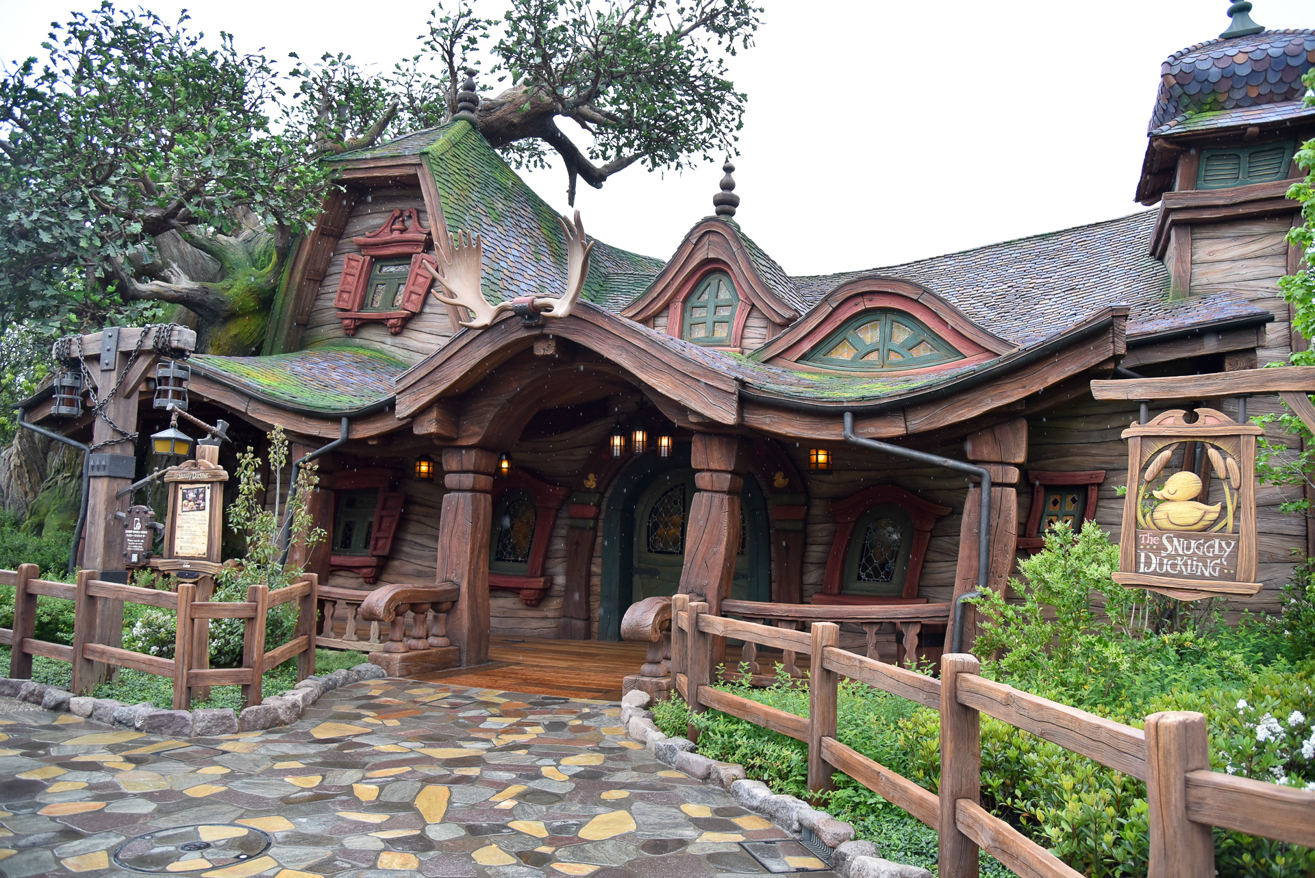 レストラン「スナグリーダックリング」