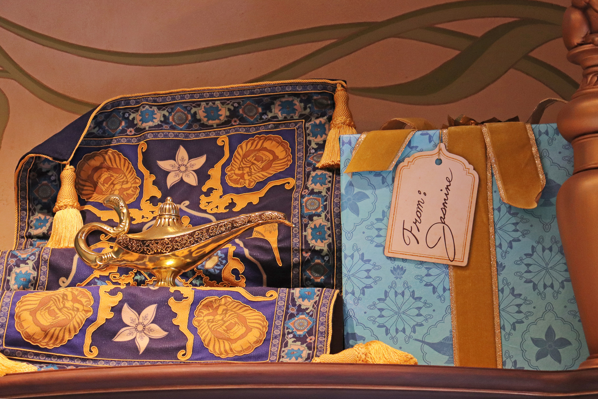 魔法のランプはジャスミンからの贈り物のよう