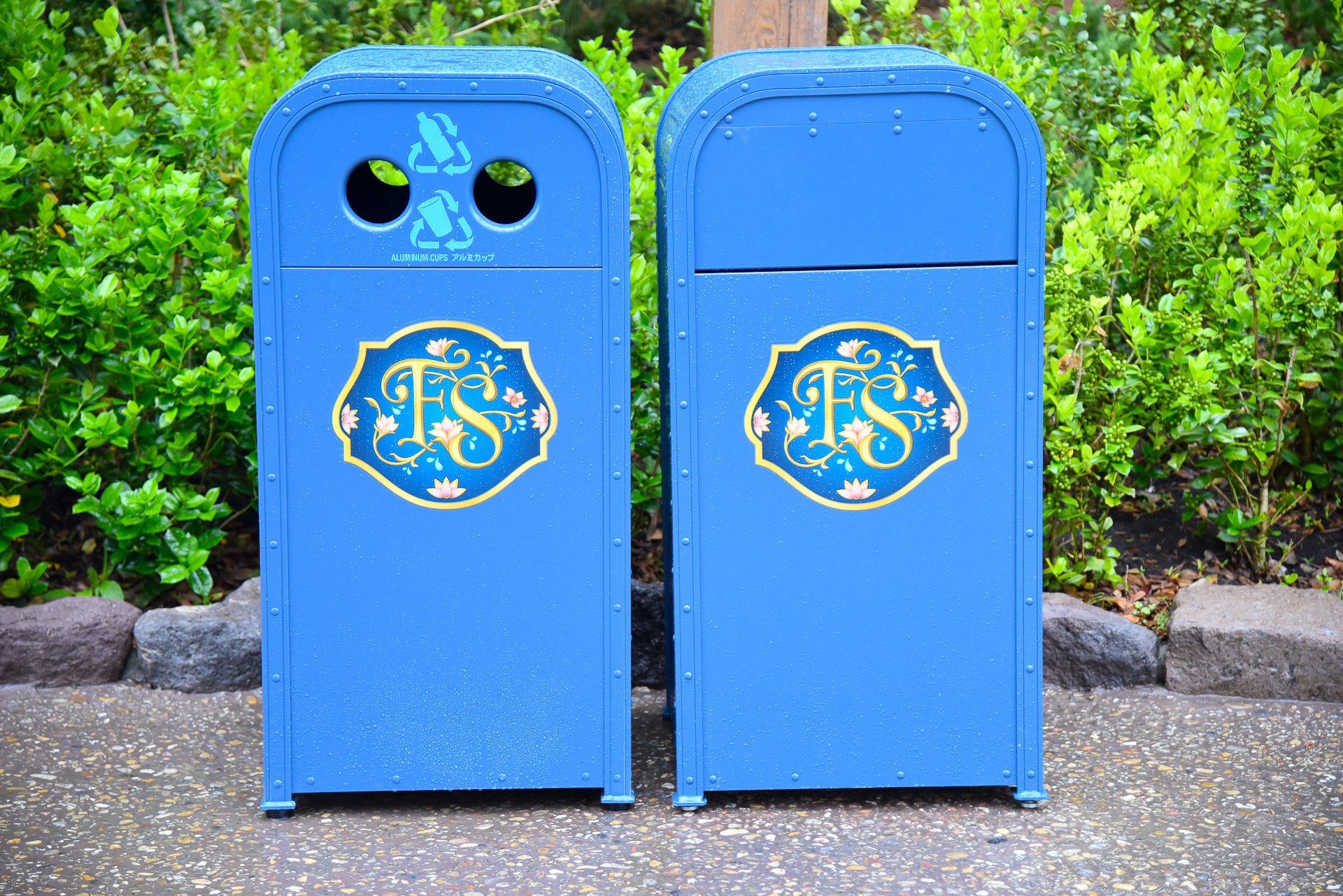 東京ディズニーシーの新テーマポートで見つけた新デザインのトラッシュカン