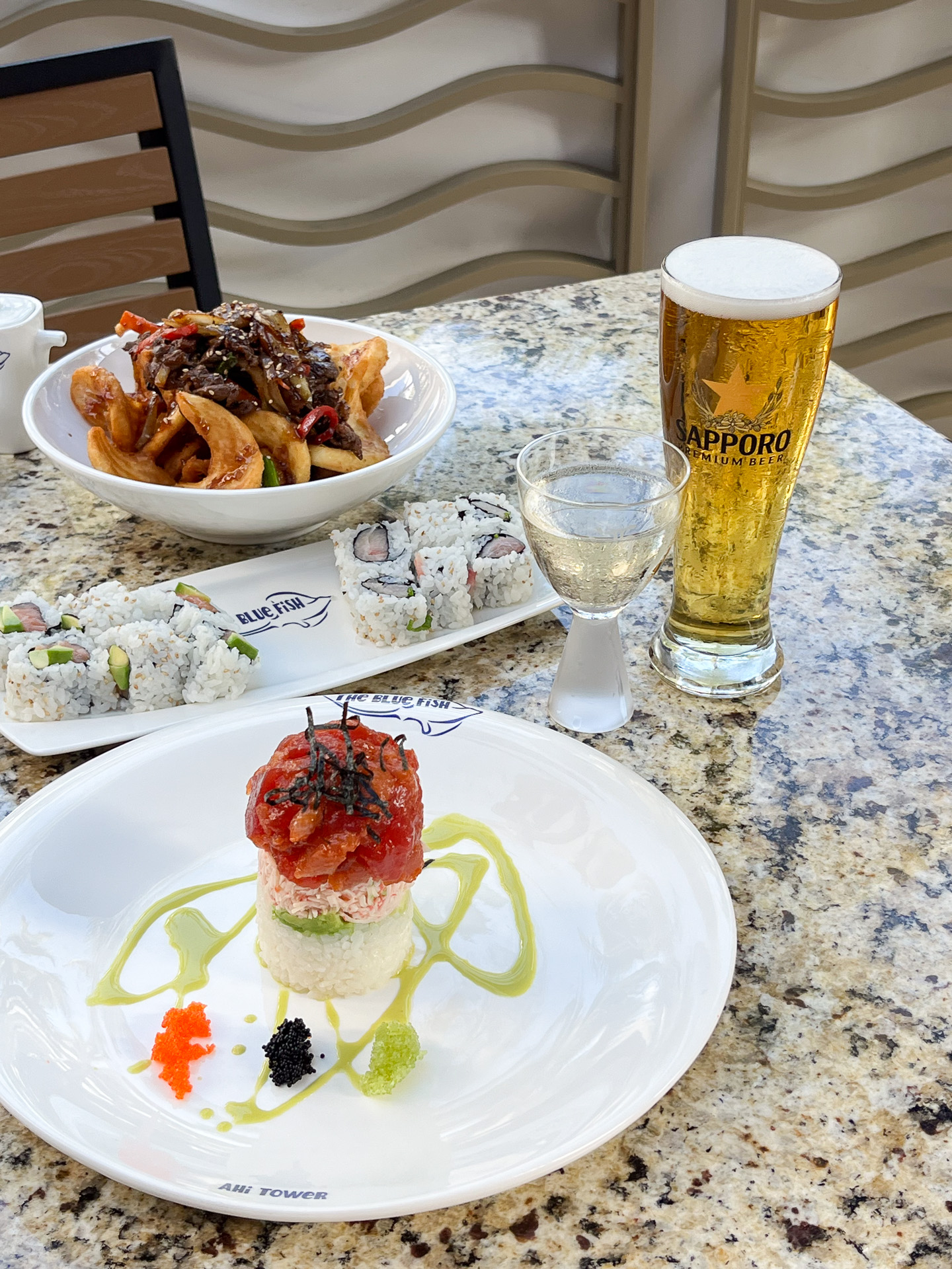 見ても食べても楽しめるブルーフィッシュタワー