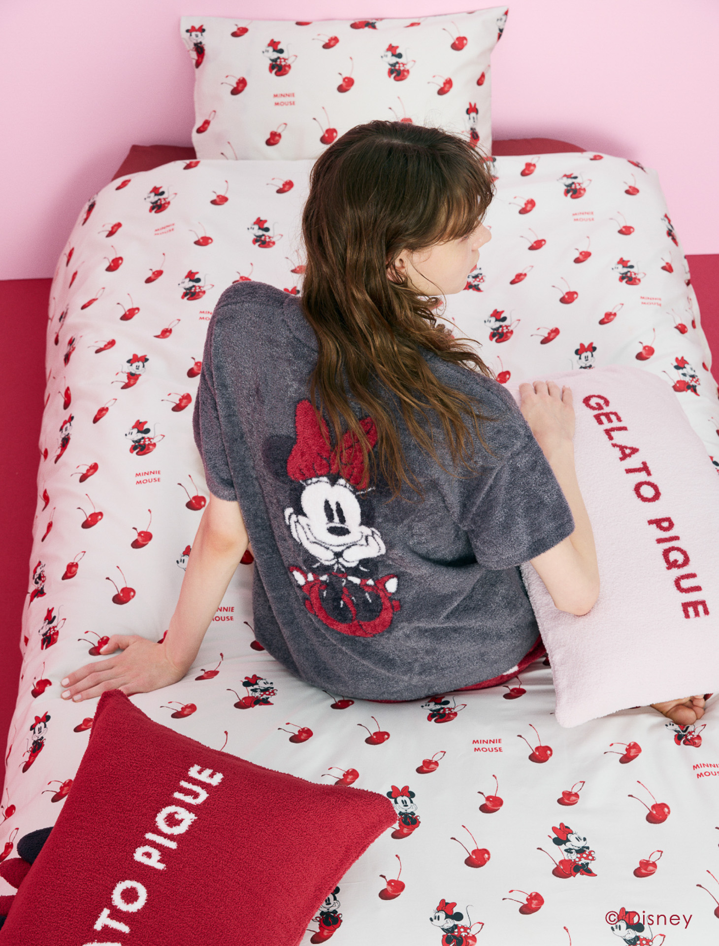 「Minnie/ジャガードプルオーバー＆ショートパンツセット」（1万6500円）