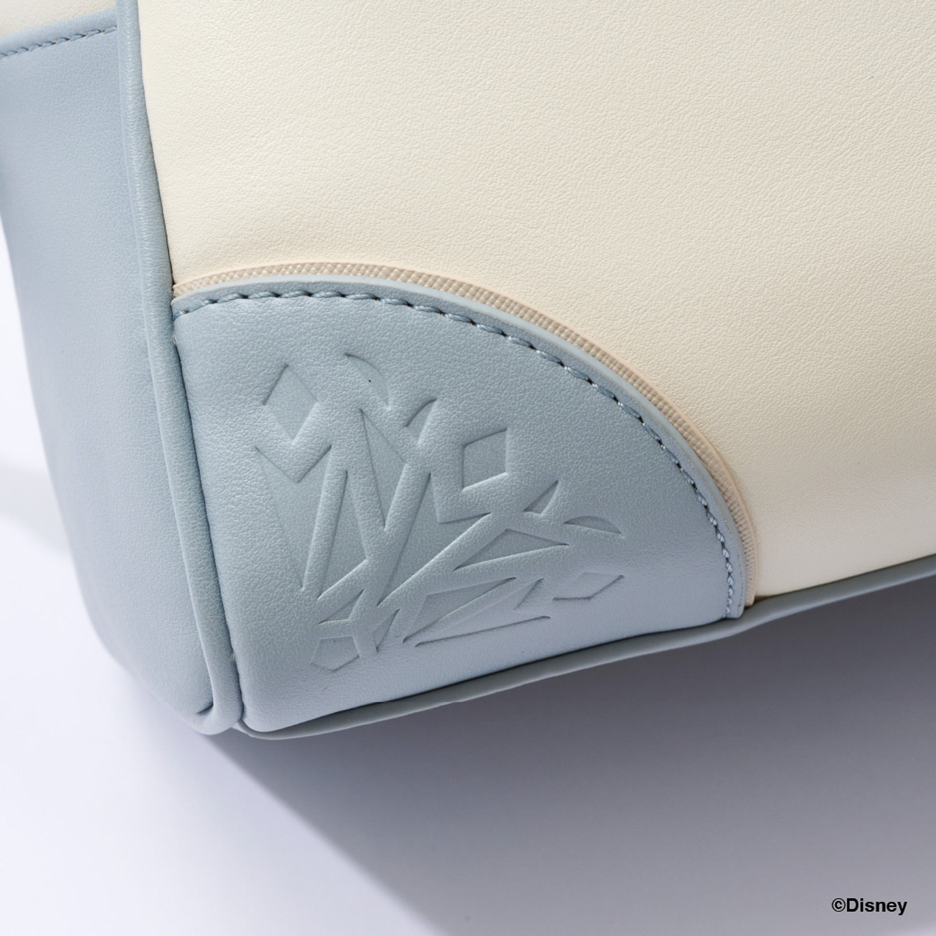 さりげなく雪の結晶をデザイン