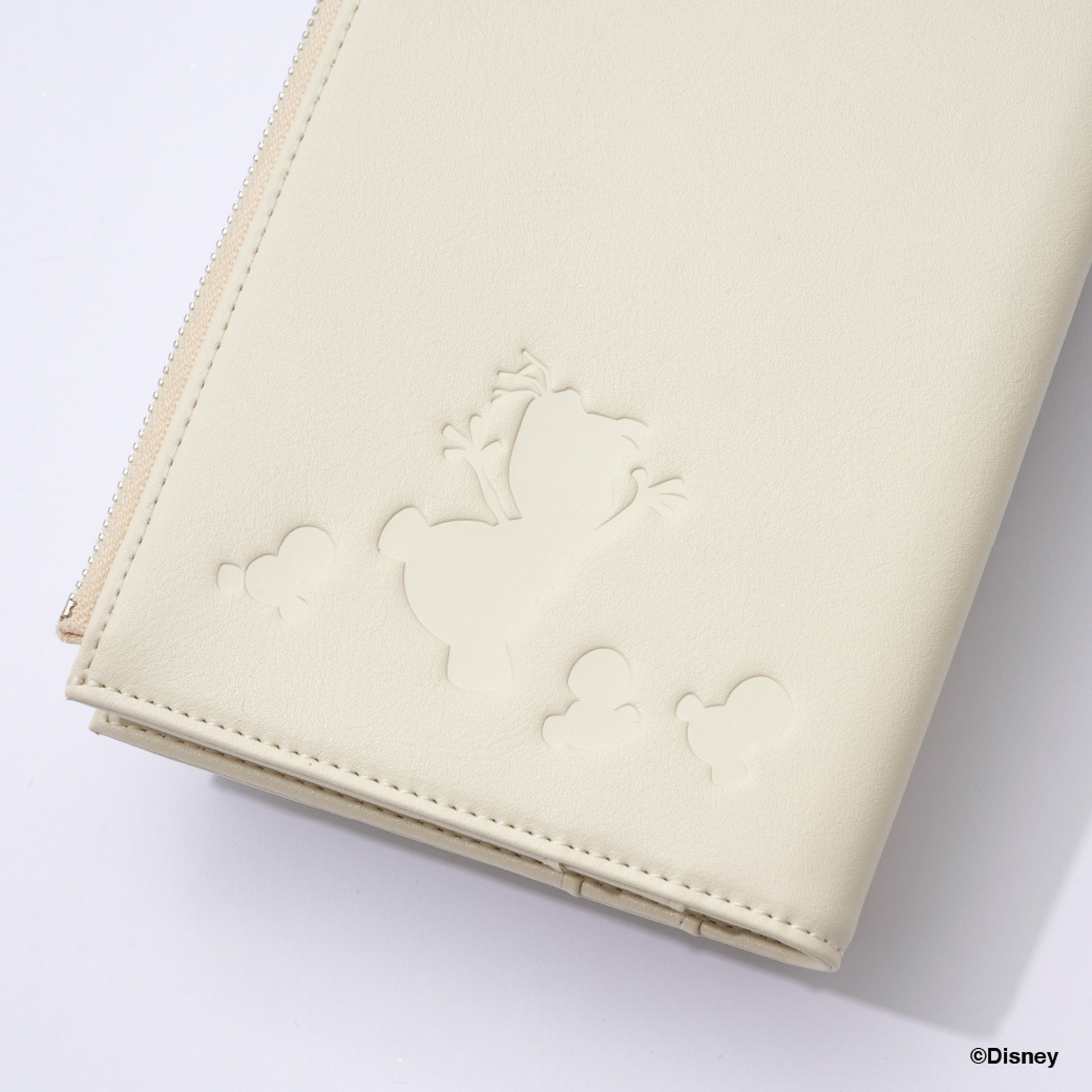 スノーギースとオラフの楽しそうな姿を表現