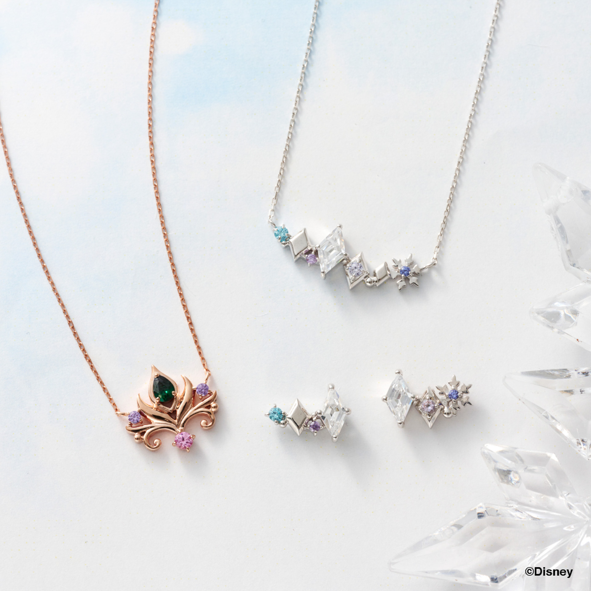 エルサとアナ、それぞれをイメージしたジュエリーが誕生