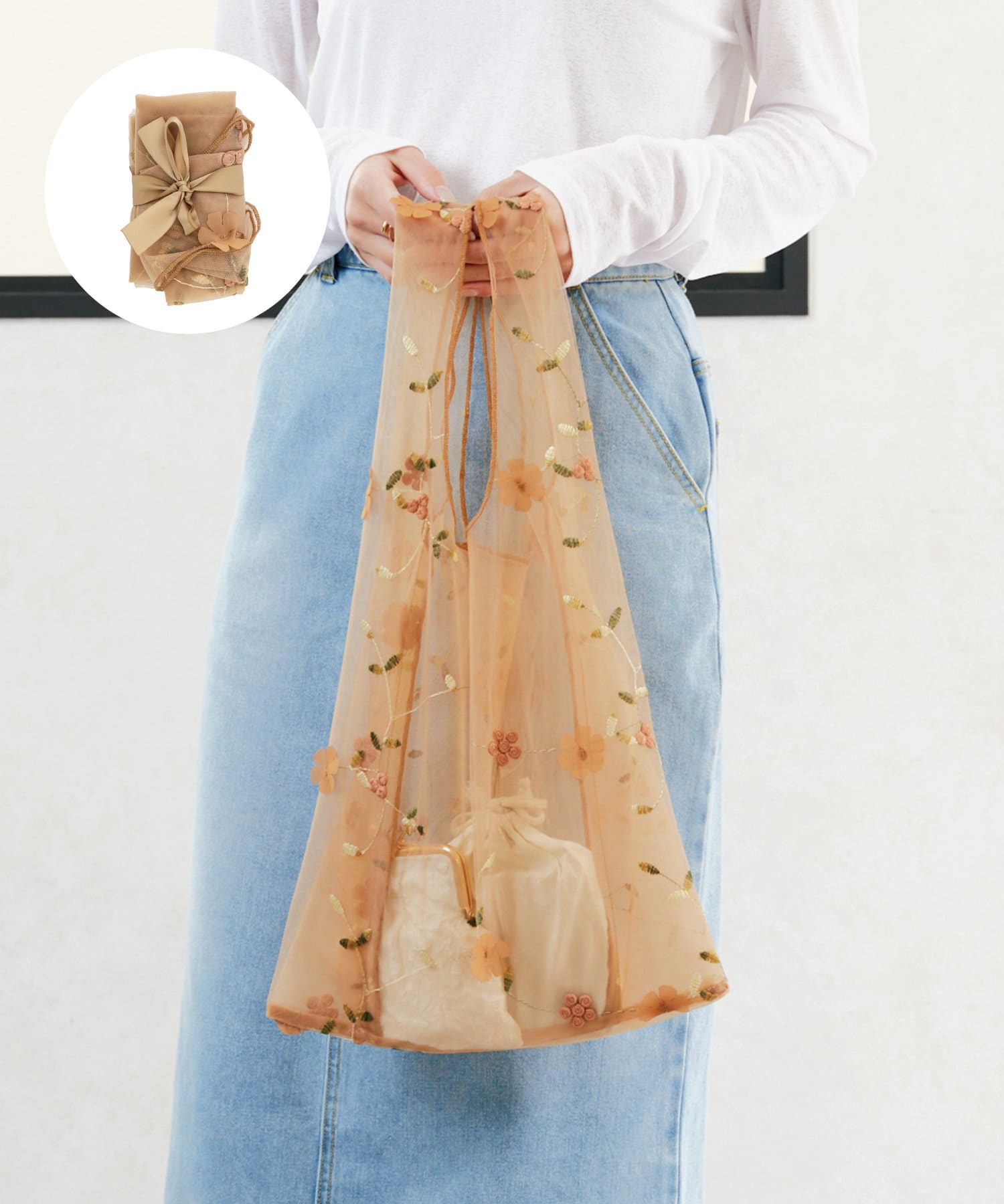 フラワーレースエコバッグ（3色/各330円）