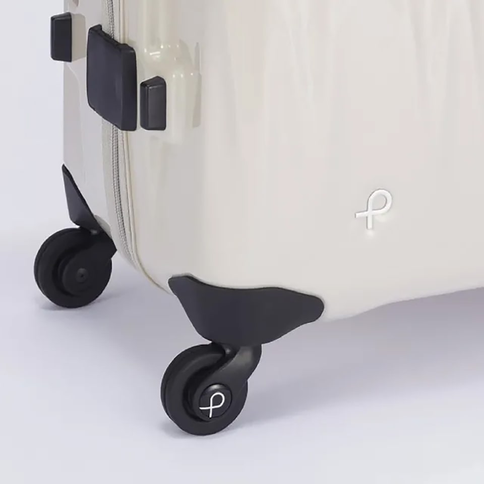 エース、水より比重が軽い樹脂を使用したスーツケース「トリアクシス2