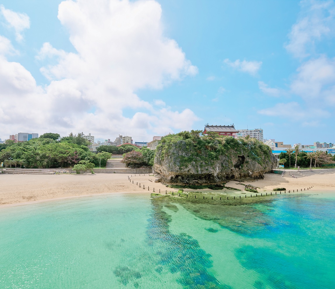 この夏行きたい「沖縄・那覇をめぐる 夏の大人旅」を紹介