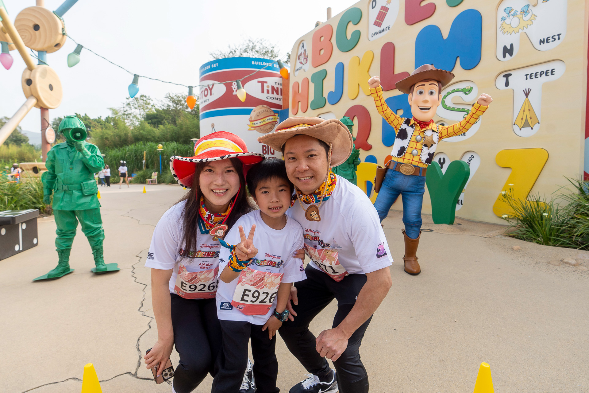 「トイ・ストーリー」シリーズのキャラクターたちがお出迎え！