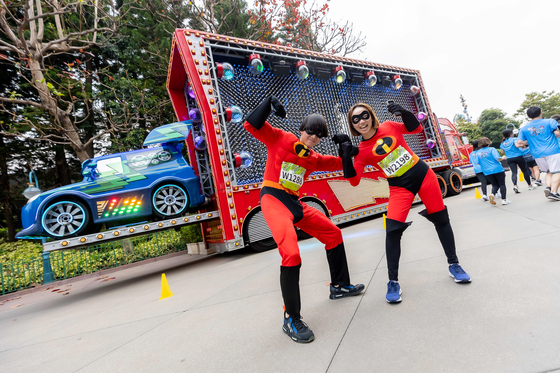 「トイ・ストーリー」シリーズのキャラクターたちがお出迎え！