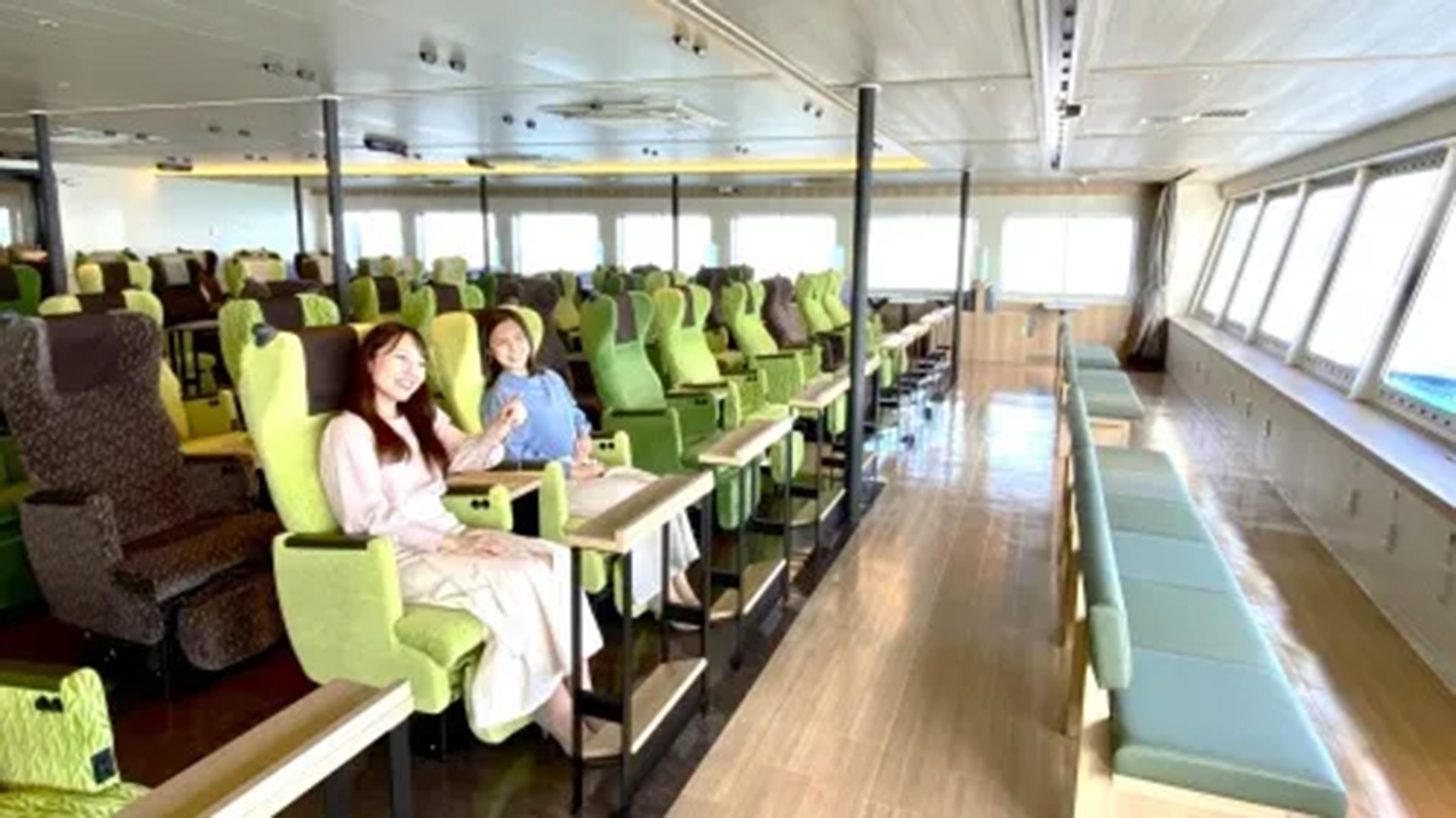 コンフォートリクライニング席